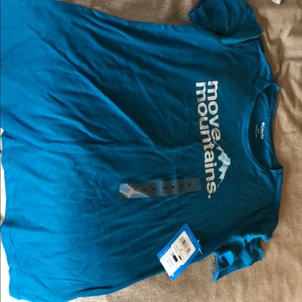 BNWT Women’s Columbia T-shirt size Medium
